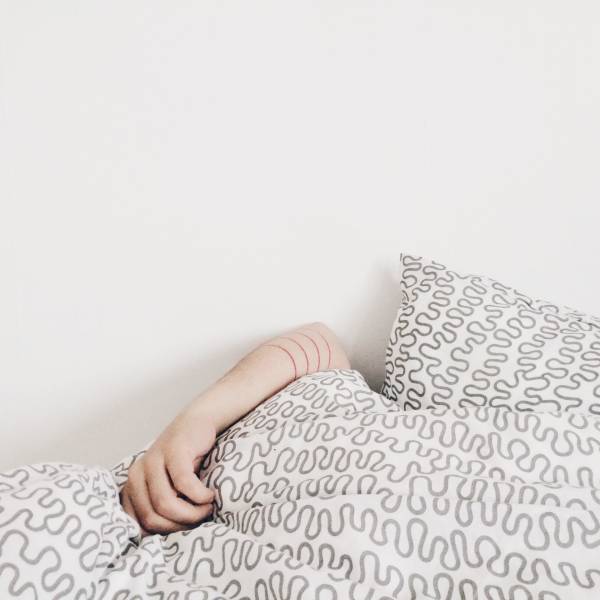 8 Natural Ways to Relax and Fall Asleep